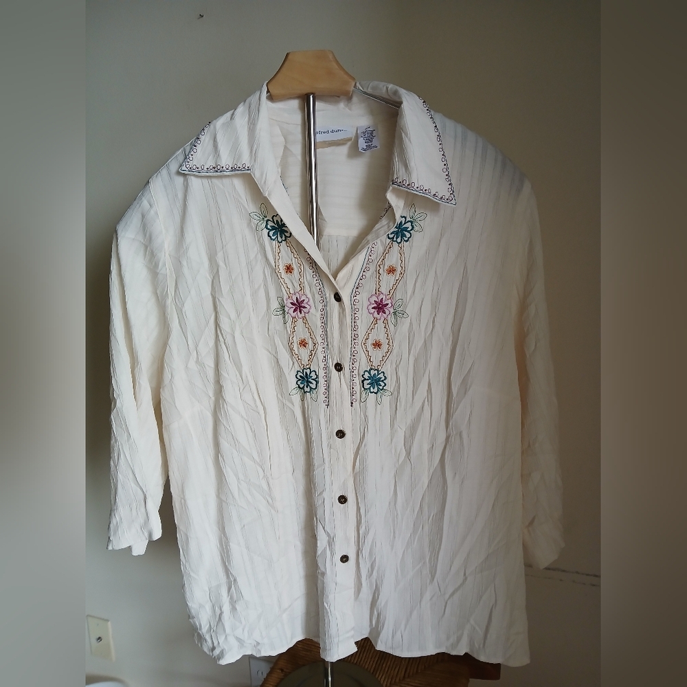 Alfred Dunner Cream Button Embrodiered Blouse Size 20W